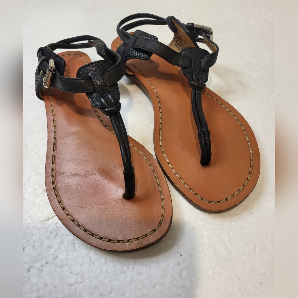 Coach🔥🔥HOST PICK🔥🔥 leather sandals